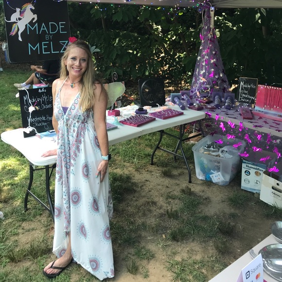 Meet your Posher, Melanie 💕POSH AMBASSADOR🦄🐈 - Picture 1 of 1